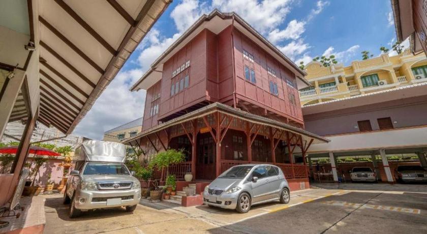 Отель Oyo 1089 Baan Boran Бангкок Экстерьер фото